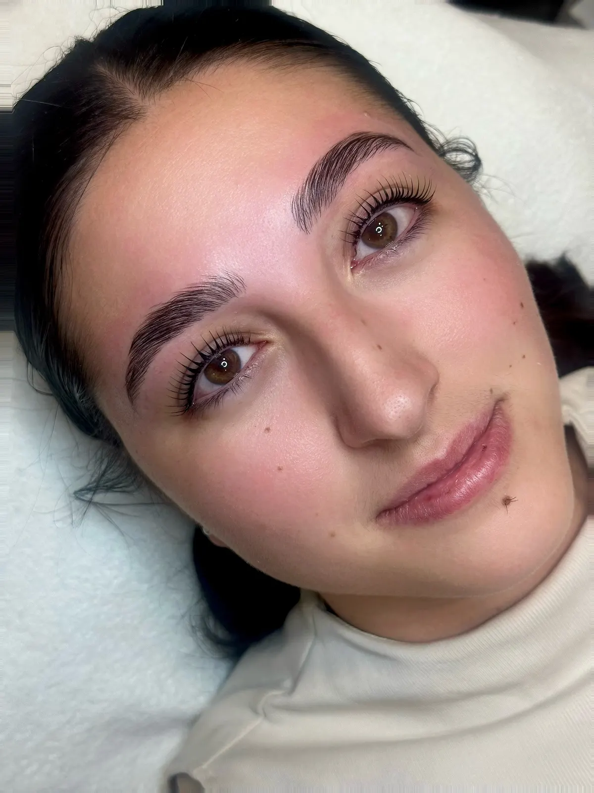 Szempilla lifting és szemöldök laminálás egy vendégen — nyitottabb tekintet, FRUBEAUTY Zugló, Egressy út
